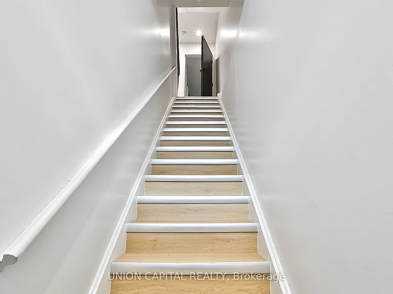 612 Gerrard St E #2 — Photo 17