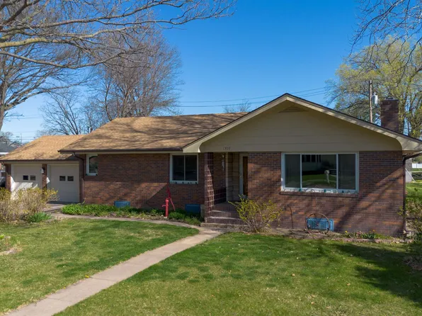 1309 Pleasant St, Hastings, NE 68901