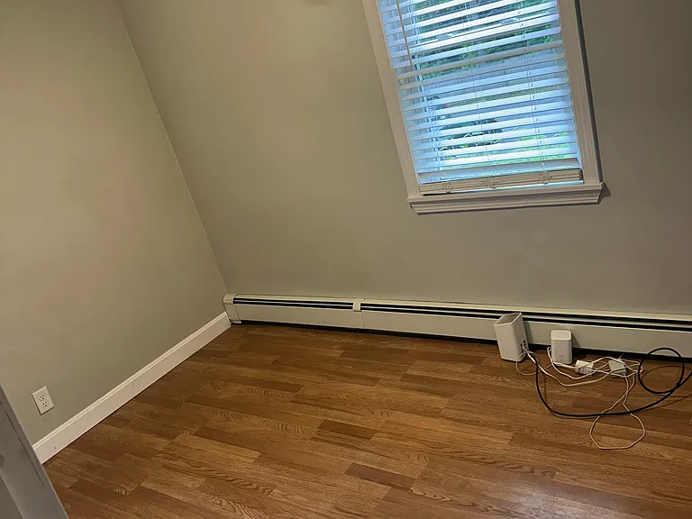 8R Pine St #1 — Photo 8