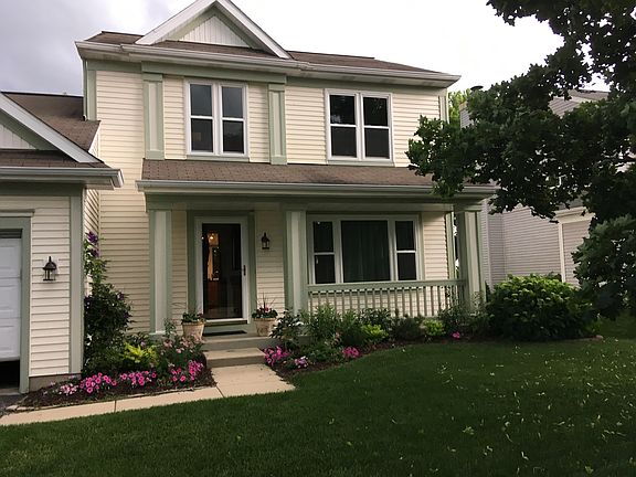 2nd image of 1562 Oxford Cir