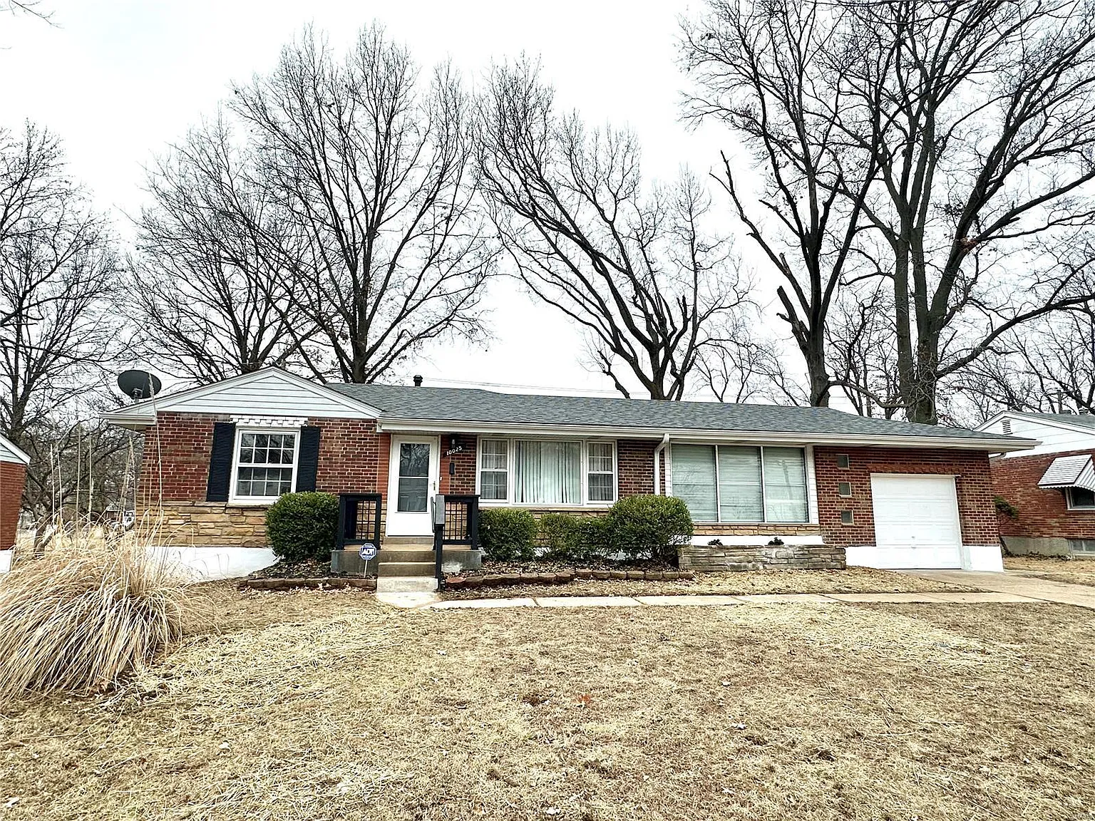 10025 Coburg Lands Dr photo 1