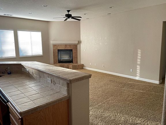 5th image of 458 Emerson Ct