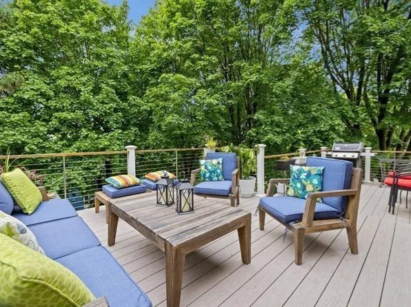 3 Russett Ln, Melrose, MA 02176