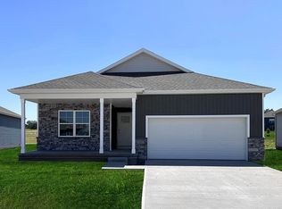 600 11th St, Waukee, IA 50263