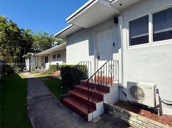 560 NE 67th St APT 4
