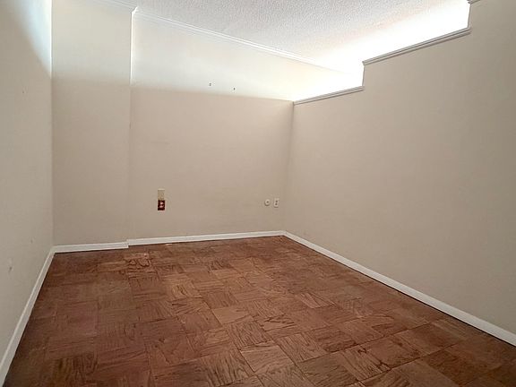 4th image of 9 Hawthorne Pl APT 16G