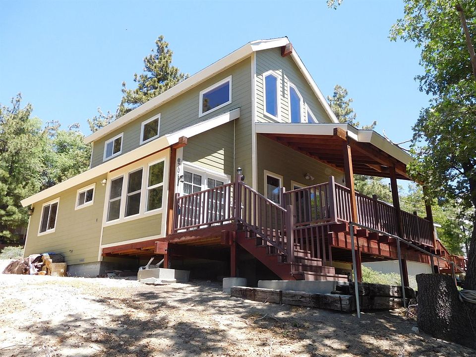 1st image of 670 Dahlia Dr