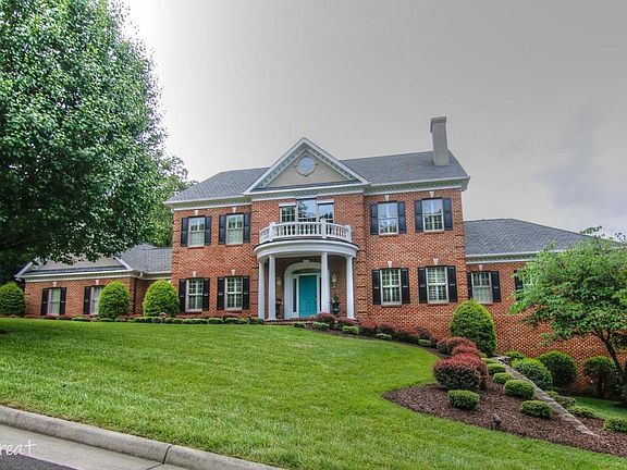 2nd image of 3524 Wellington Dr SE