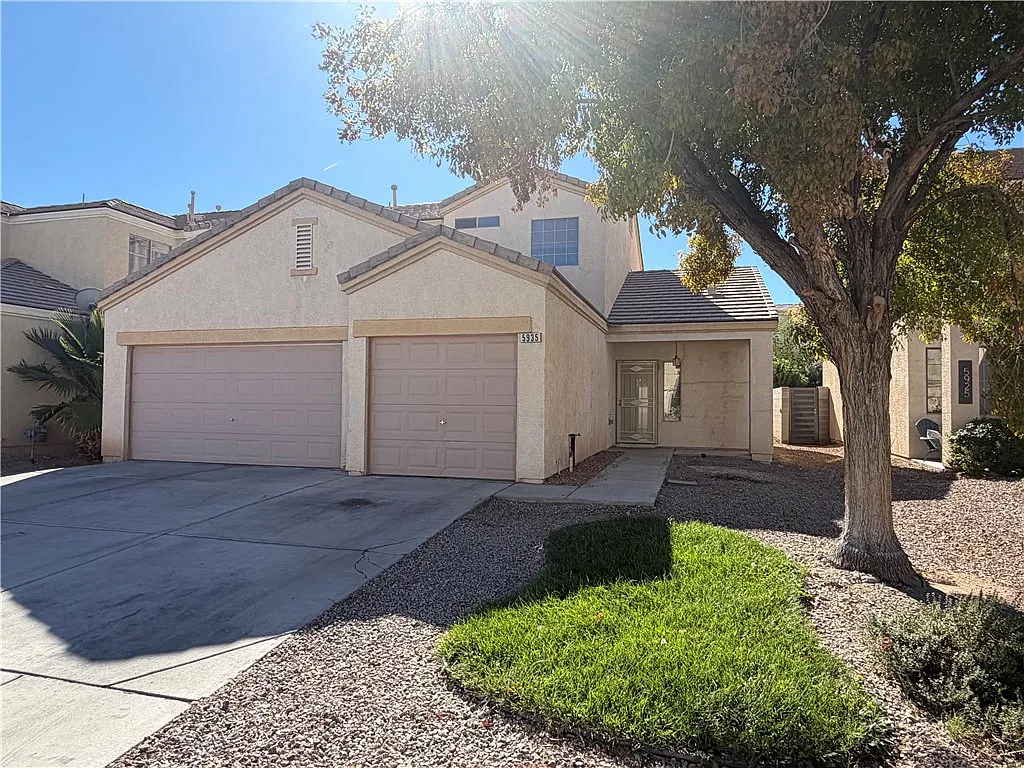 4 bed, 2.5 bath, 1882 sqft, $2,300 — Photo 2