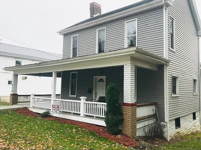 4 bed, 2600 sqft, $1,800 — Photo 3