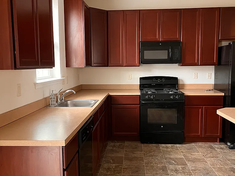 535 Marion Rd — Photo 9