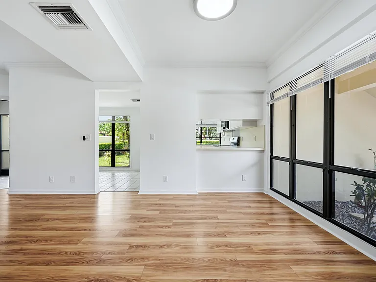 101 Waterview Dr — Photo 5