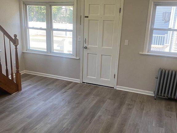 4th image of 206 Linden Ave #1B