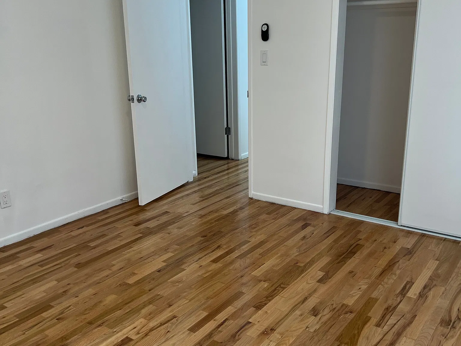 Flores St - 611 — Photo 4