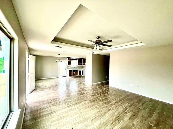 5th image of 5308 Galicia Ln