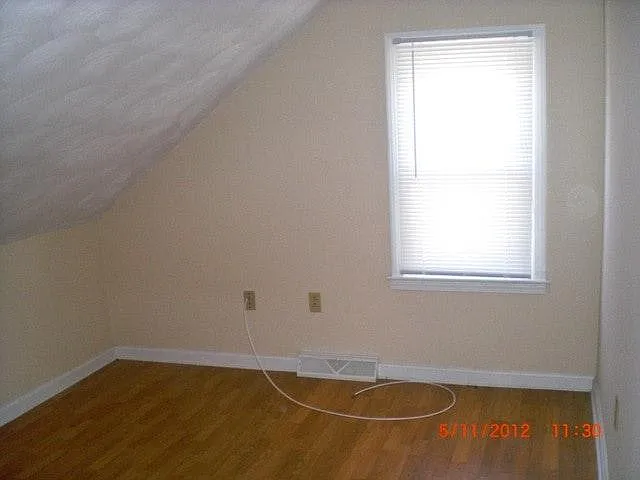 141 Bath St — Photo 5
