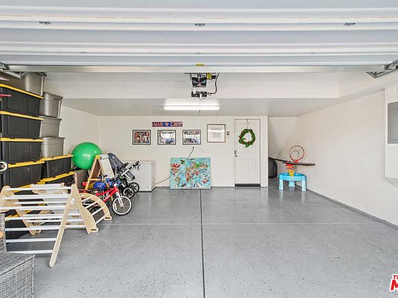 4th image of 14416 Plum Ln #6