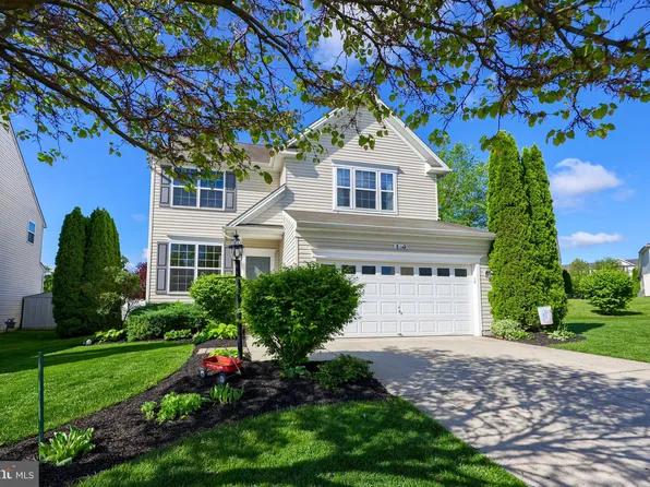 10 Descartes Dr, Lancaster, PA 17603