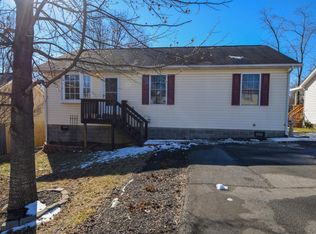 722 Normandy St NE, Roanoke, VA 24012