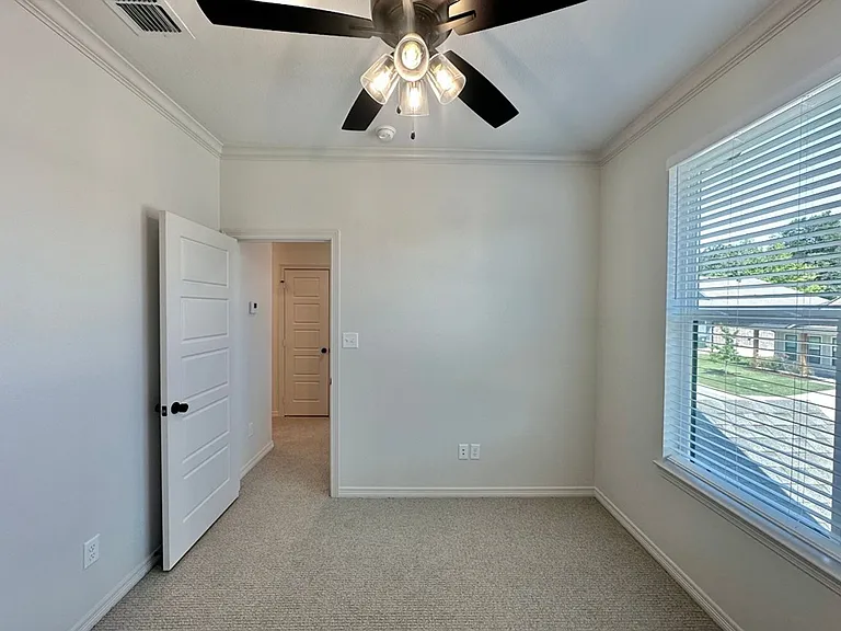 3076 Royal Garden Rd — Photo 29