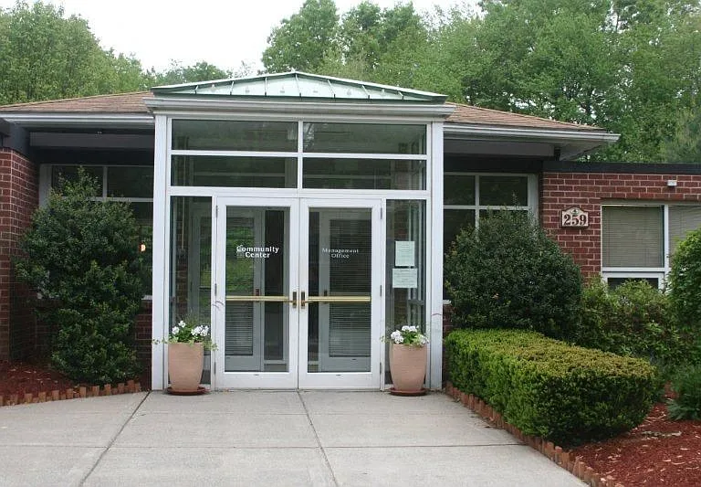 Leasing Office