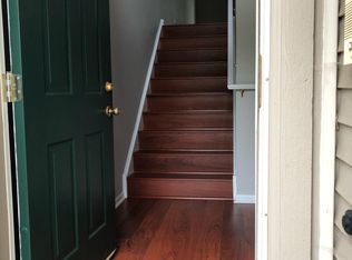 978 Parkhill Cir, Aurora, IL 60502