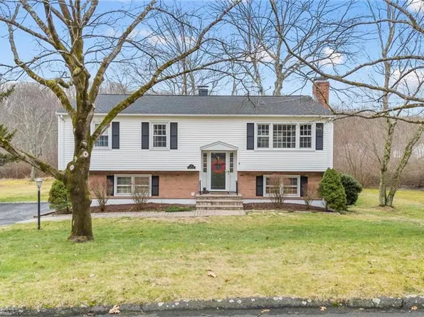 7 Robin Lane, Shelton, CT 06484