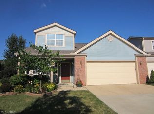 8693 Foxwood Cir, Macedonia, OH 44056