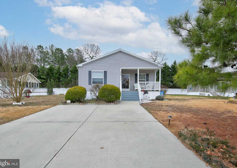 1st image of 23175 Albertson Ct