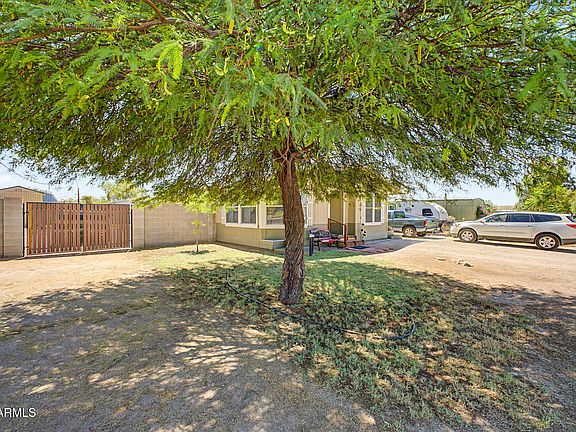 3rd image of 637 S 96TH Street