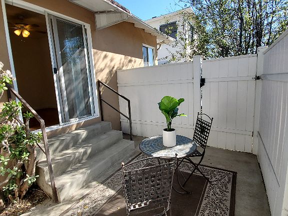 3rd image of 2226 S Carmelina Ave