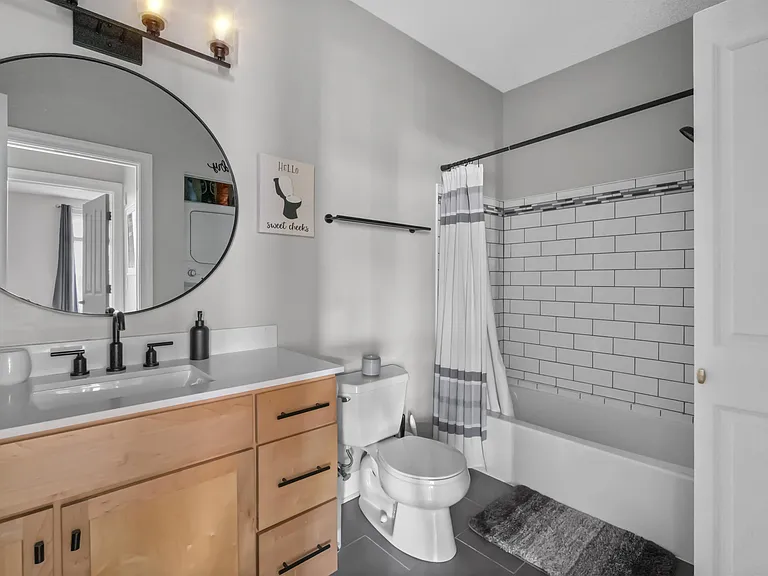 1905 N Water St #102 — Photo 23