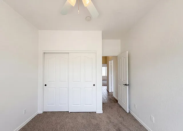 606 W Beautiful Ln — Photo 9