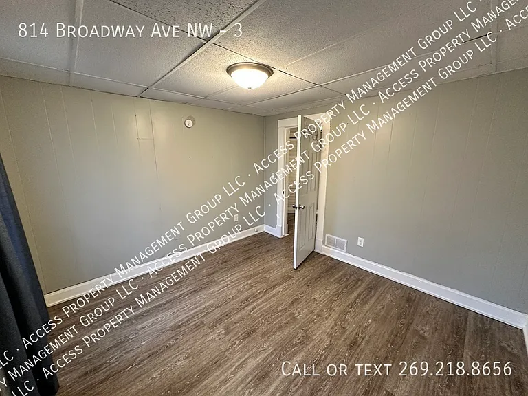 814 Broadway Ave NW #3 — Photo 10