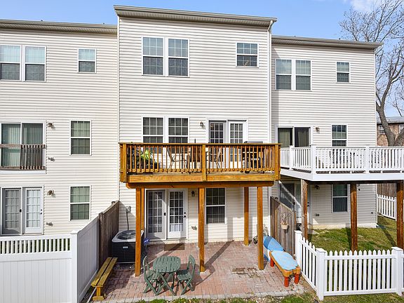 2nd image of 1052 Wisdom Ct