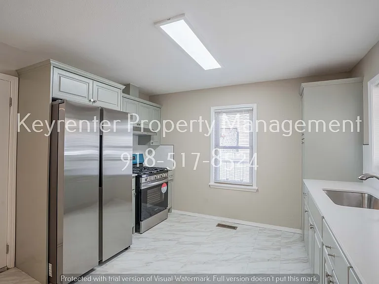815 N Hudson Ave — Photo 3