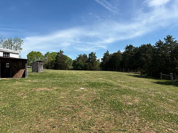 3rd image of 896 Capon Rd