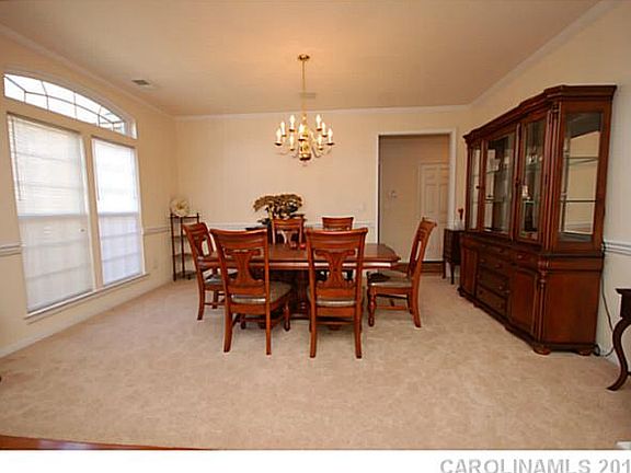 4th image of 111 Wood Lake Dr