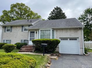 76 Willow Rd, Metuchen, NJ 08840
