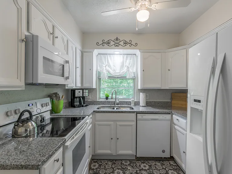 5221 N Central St — Photo 11