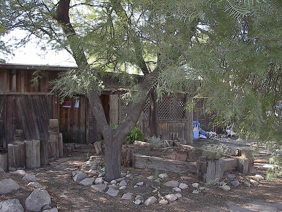 2nd image of 2140 N Summer St