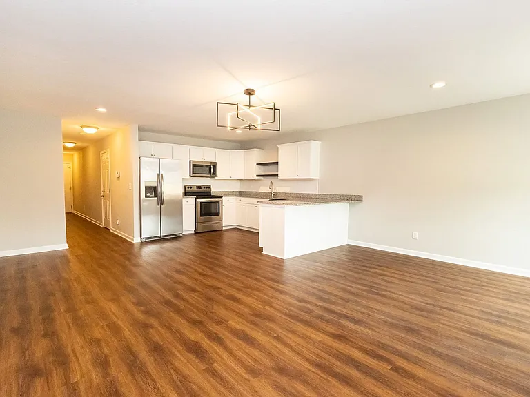 2106 Duncan Ave #104 — Photo 6