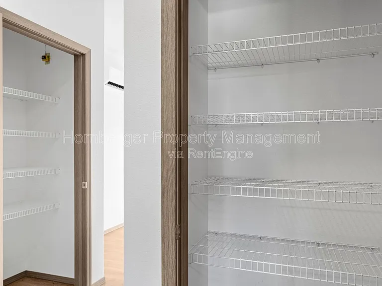 4th Ave Apartments — Photo 24