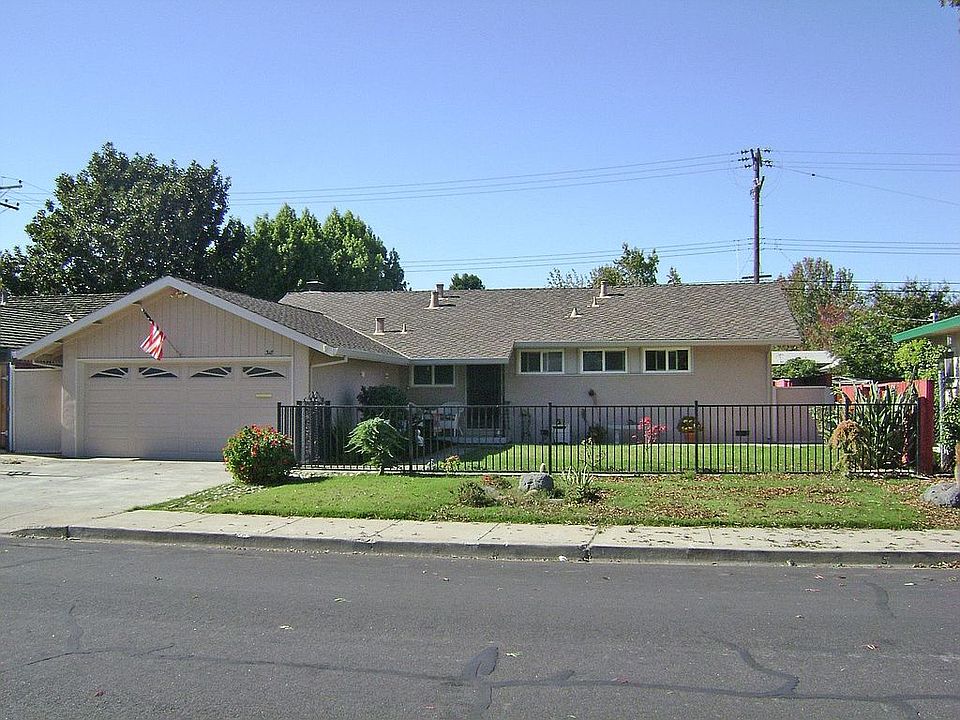 2nd image of 318 Pineview Dr