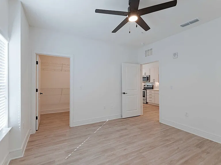 Tropia Luxury Apartments — Photo 72