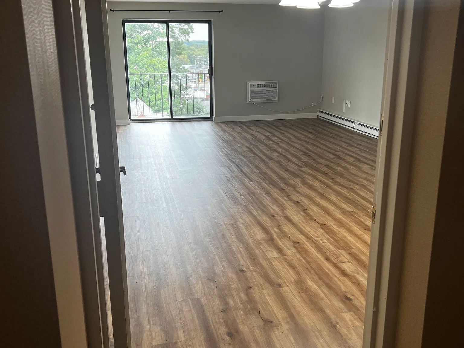 1321 Worcester Rd — Photo 2