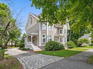 40 Chestnut St #1, Andover, MA 01810