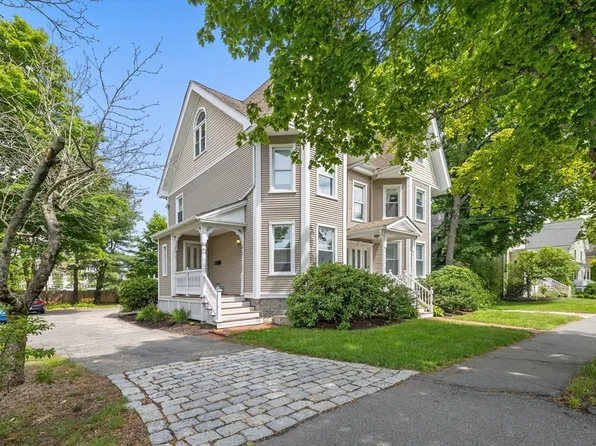 40 Chestnut St #1, Andover, MA 01810