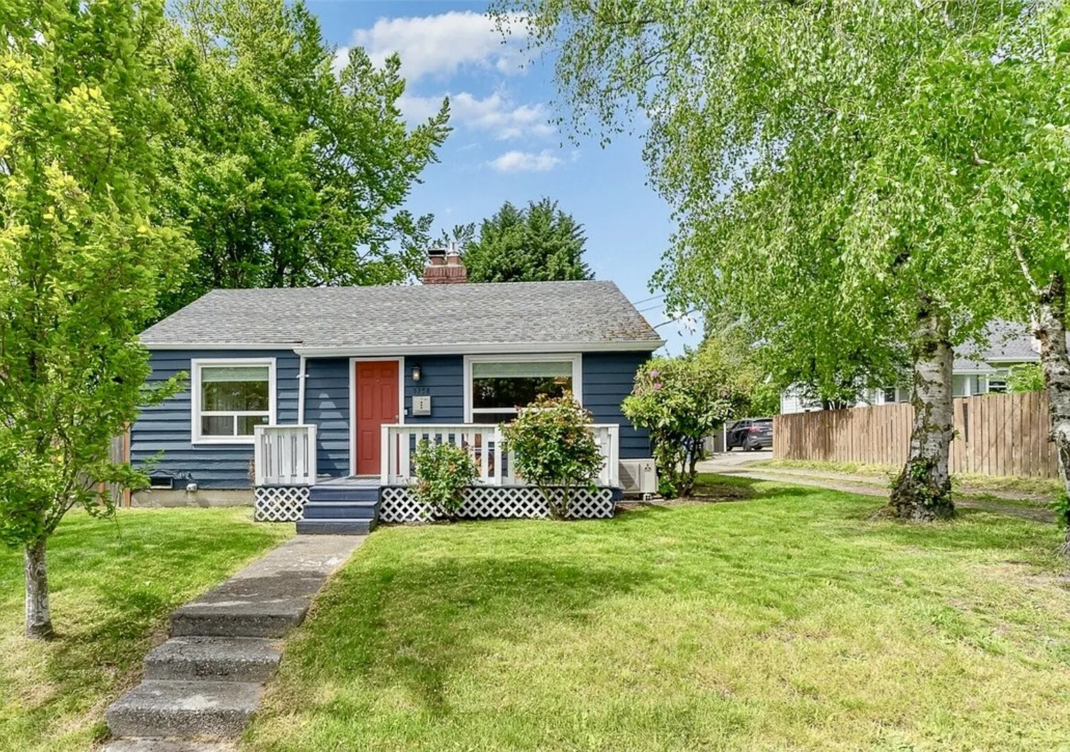 Seward Park Bungalow — Photo 1