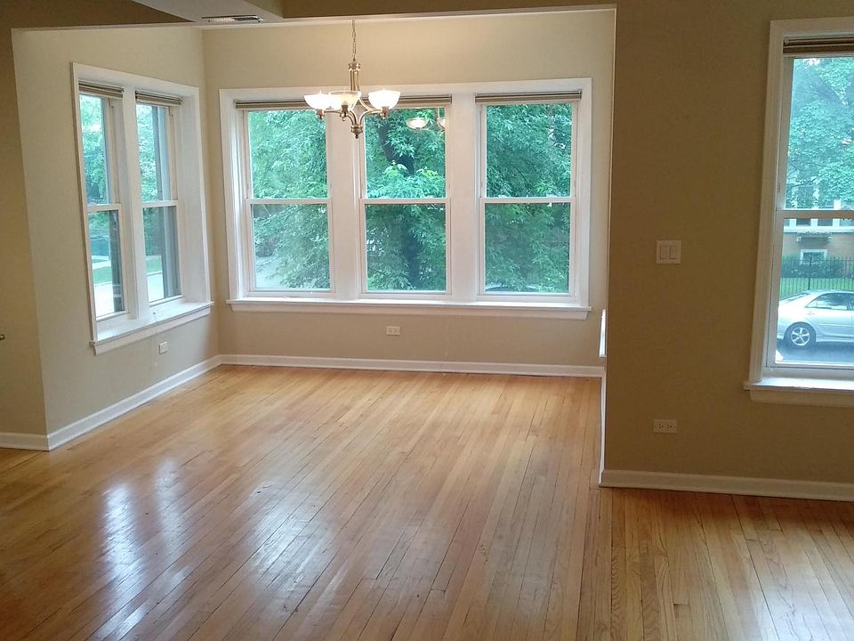 Living Area & Sun Room / Dining Room